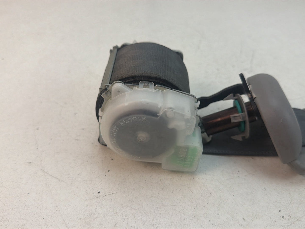 2015-2017 Toyota Sienna L30 - 3rd Third Row Rear Left Side Seat Belt A3867B OEM