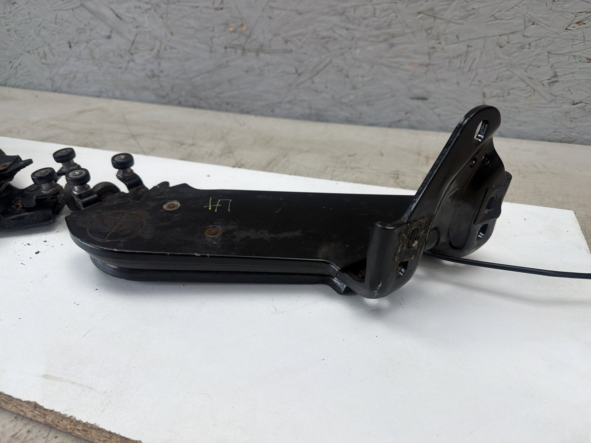 2015-2021 Kia Sedona Right/Left Power Sliding Door Center Roller Latch Hinge OEM