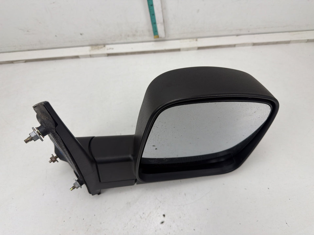 2003-2007 GMC Savana 2500 Front Right Passenger Side View Door Mirror Assembly