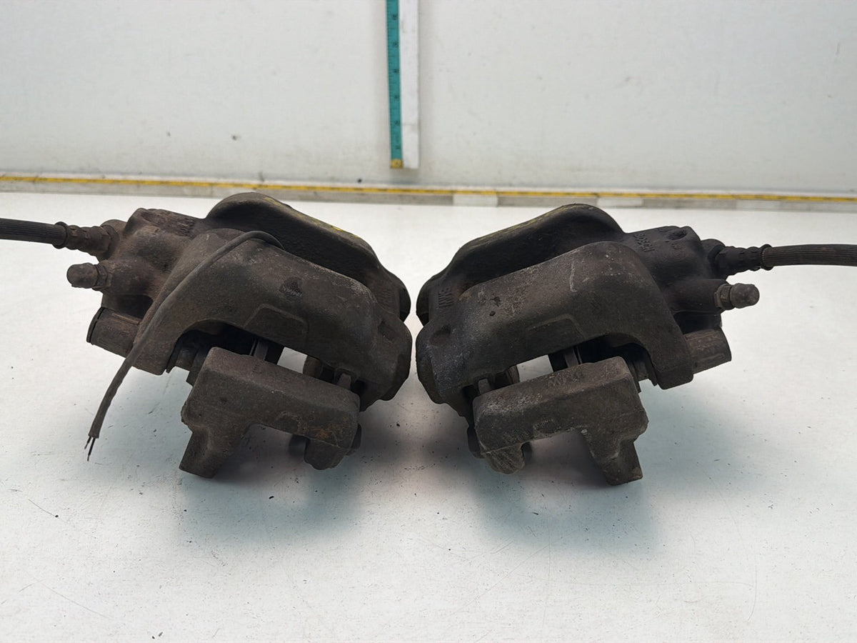 2014-2016 BMW 228i F22 Front Left & Right Brake Calipers Set W/Bracket OEM