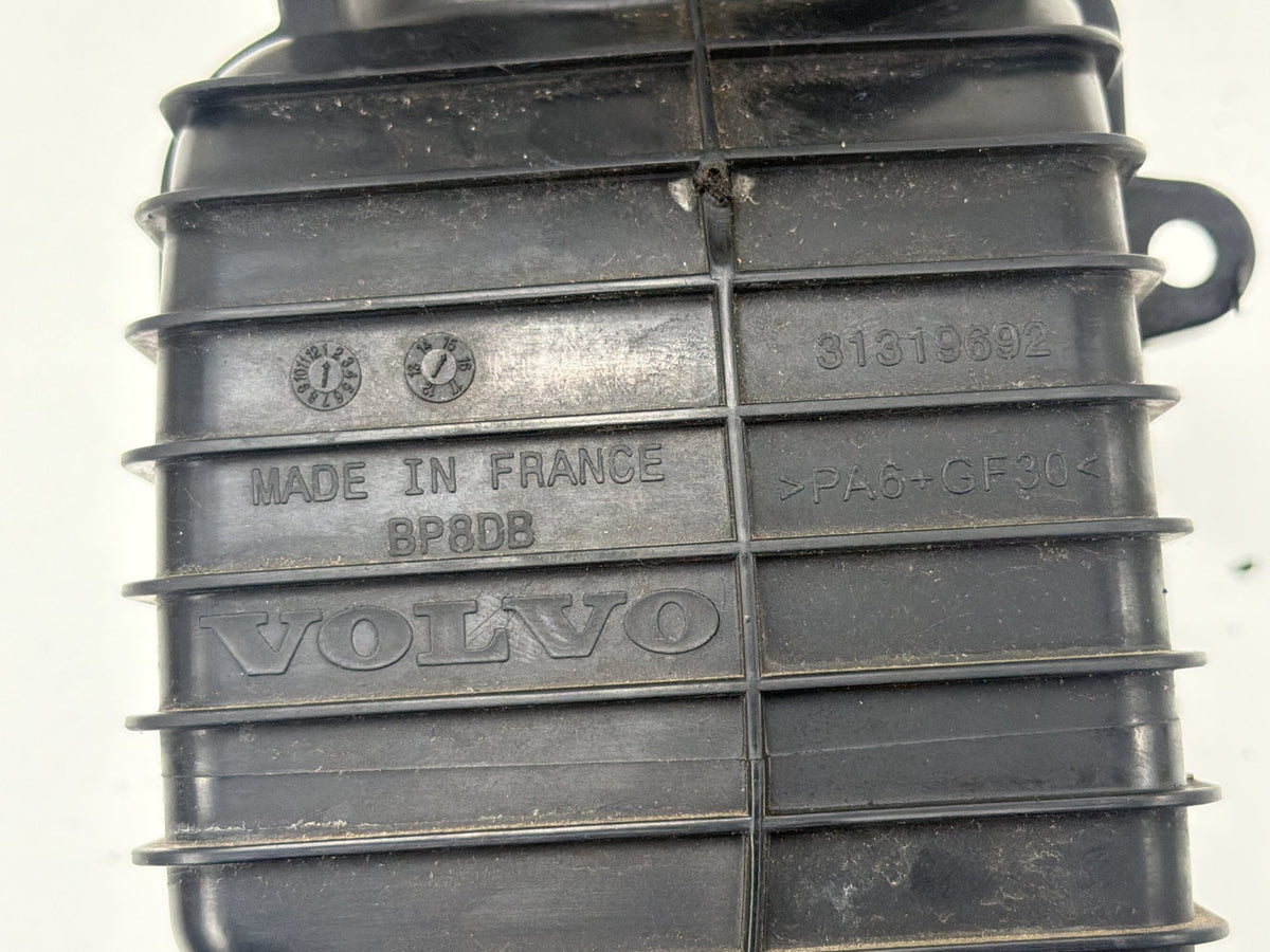2015-2018 Volvo S60 Engine Air Intake Resonator Chamber Box 31319692 OEM