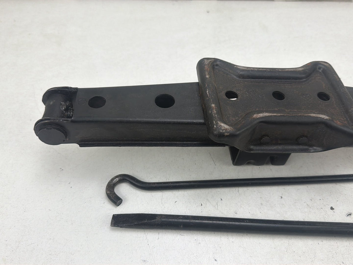2015 - 2020 Toyota Sienna L30 -Emmergency Spare Tire Lift Jack Tool With Key OEM