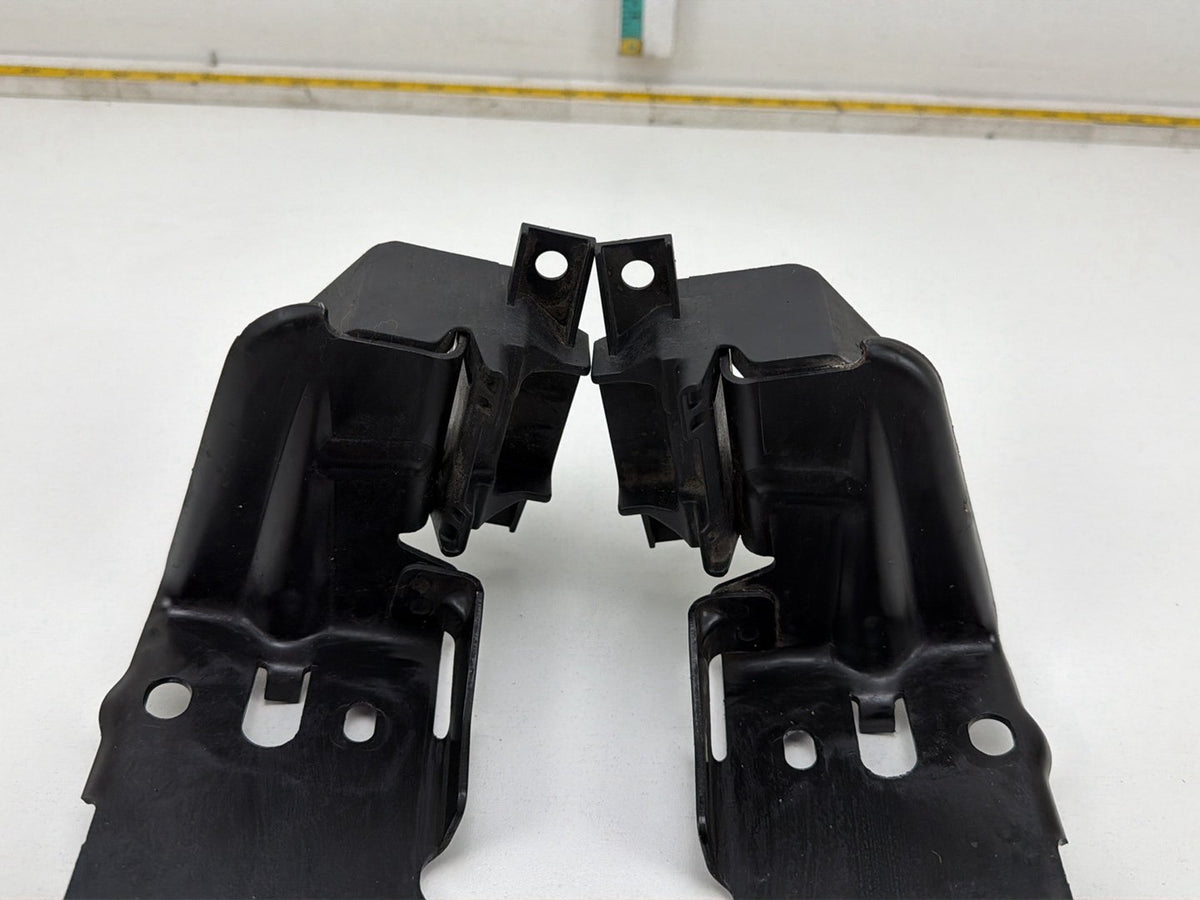 2014 BMW X1 E84 SUV Radiator Top Mounting Bracket 23781010 OEM