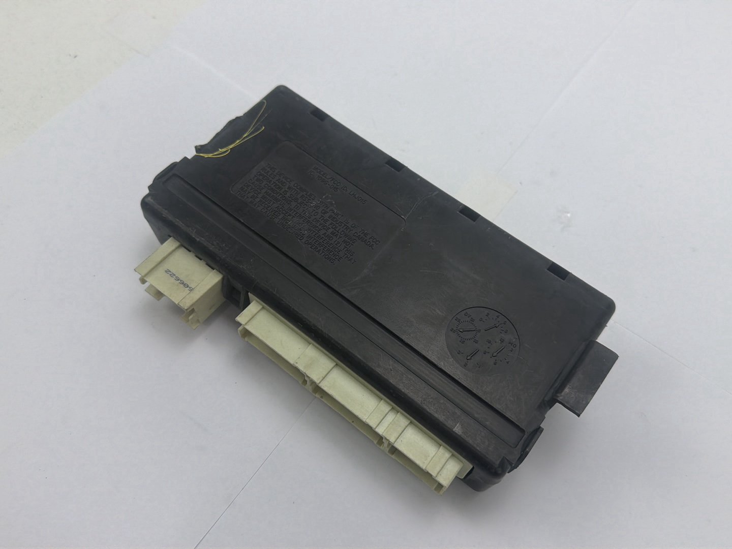 2004-2007 Saturn Vue Body Control Module BCM 25779919 OEM
