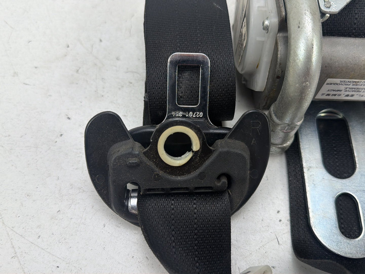 2011-2013 Dodge Durango Front Right Seat Belt Retractor Assembly 2453786-AA OEM