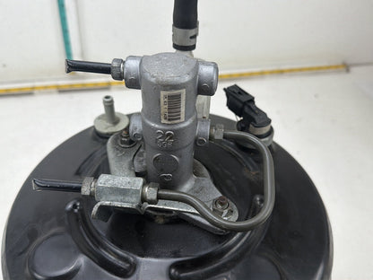 2016-2018 Toyota Sienna L30 - Power Brake Booster & Master Cylinder 6131651 OEM