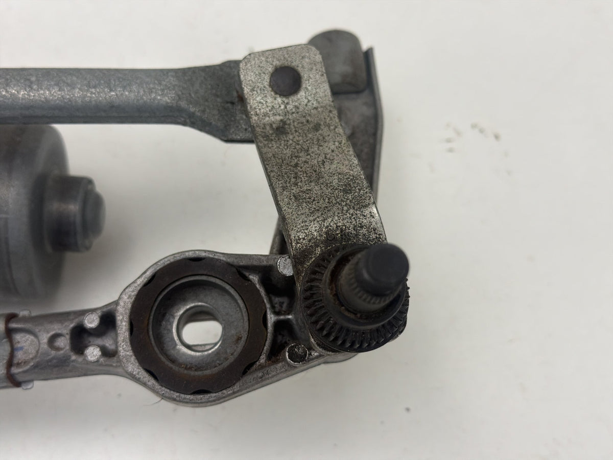 2009-2011 BMW 335i xDrive Front Windshield Wiper Linkage w/ Motor 6978263 OEM