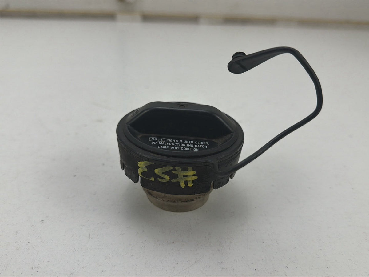 2001-2006 Lexus LS430 Rear Fuel Tank Filler Gas Cap with Tether 77300-33070 OEM