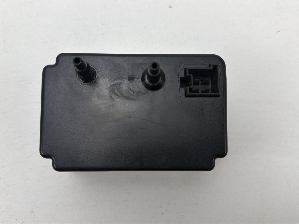 2010-2014 Mercedes-Benz E-Class-Vacuum Pump Seat Control 0008003348 OEM