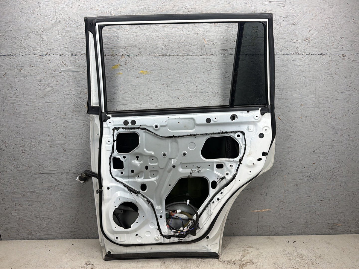 2011-2013 Infiniti QX56 Rear Right Door Shell With Quarter Glass OEM