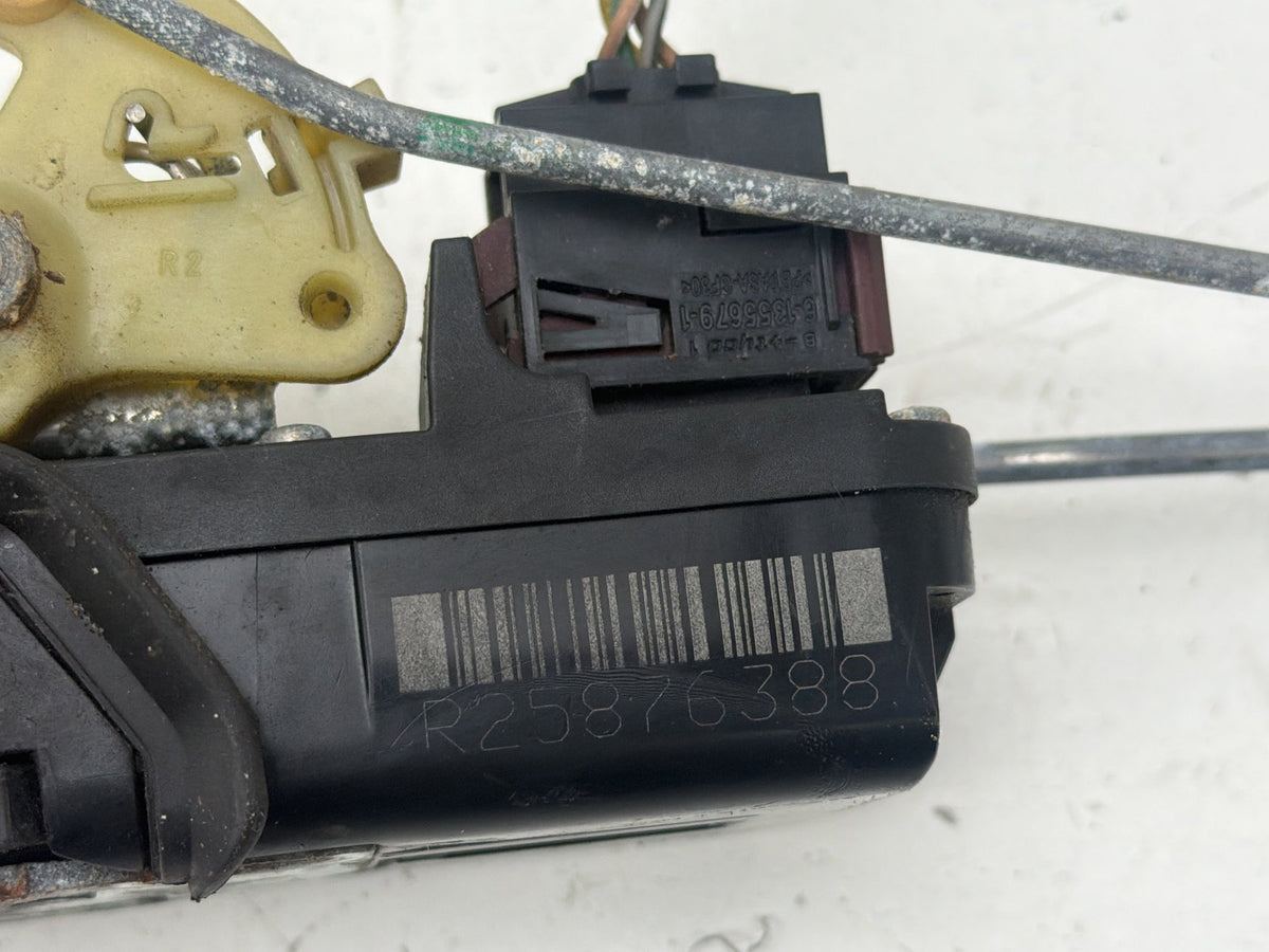 2007-2014 GMC Yukon XL 1500 Front Right Passenger Side Door Lock Actuator OEM