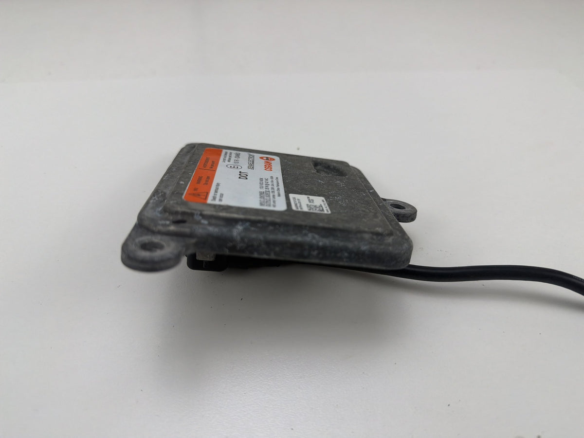 2015-2017 Chrysler 200 Xenon HID Headlight Ballast Module 10R-034663