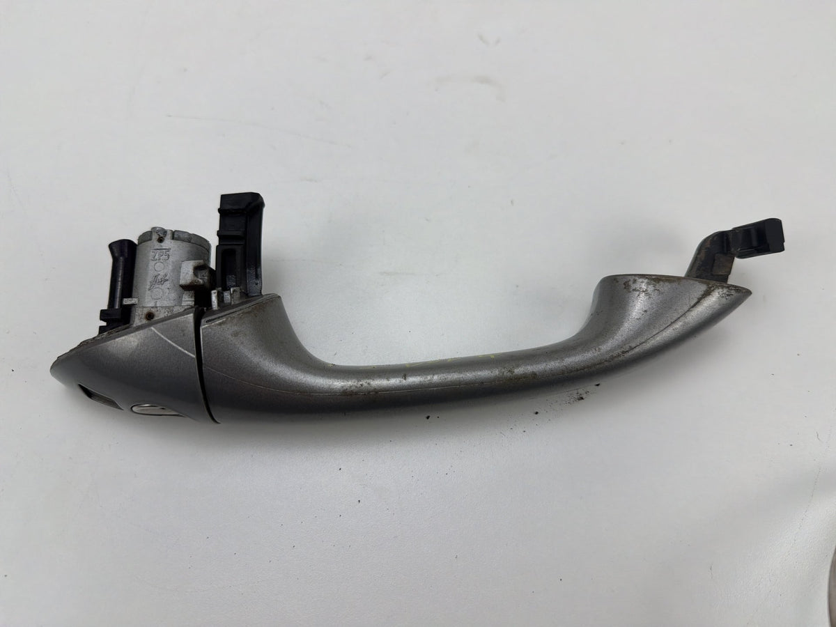 2006-2012 Mercedes-Benz R350 - Front Left Door Handle A1647660101 OEM