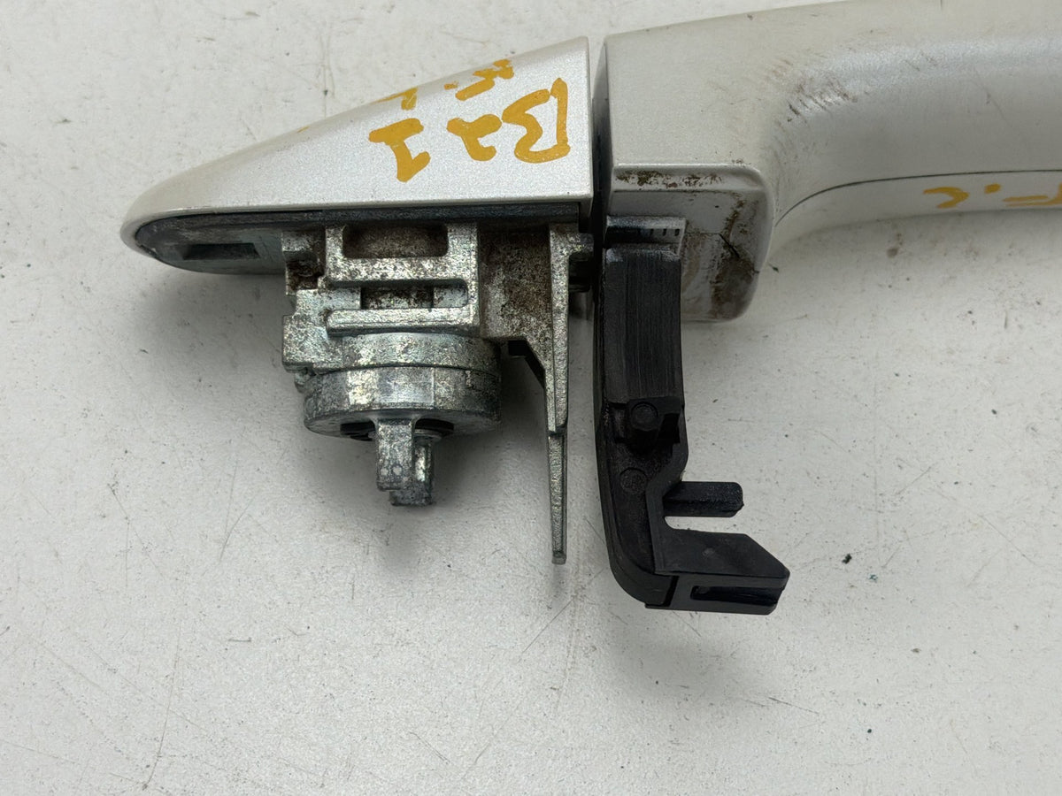 2013-2019 Ford Escape Left Front Exterior Door Handle AM51-U22404 OEM