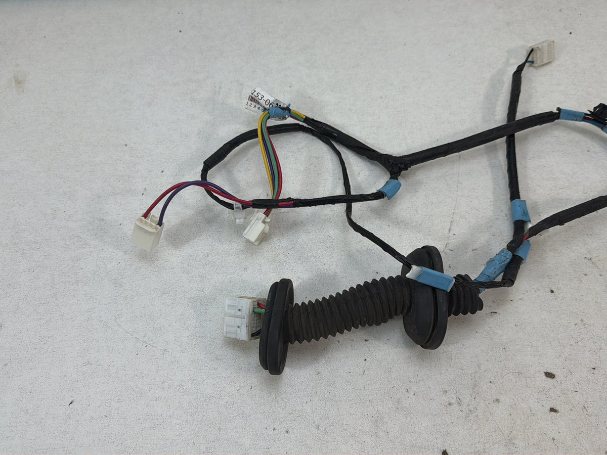 2007-2011 Toyota Camry Rear RH Passenger Side Door Wiring Harness 8215306300 OEM