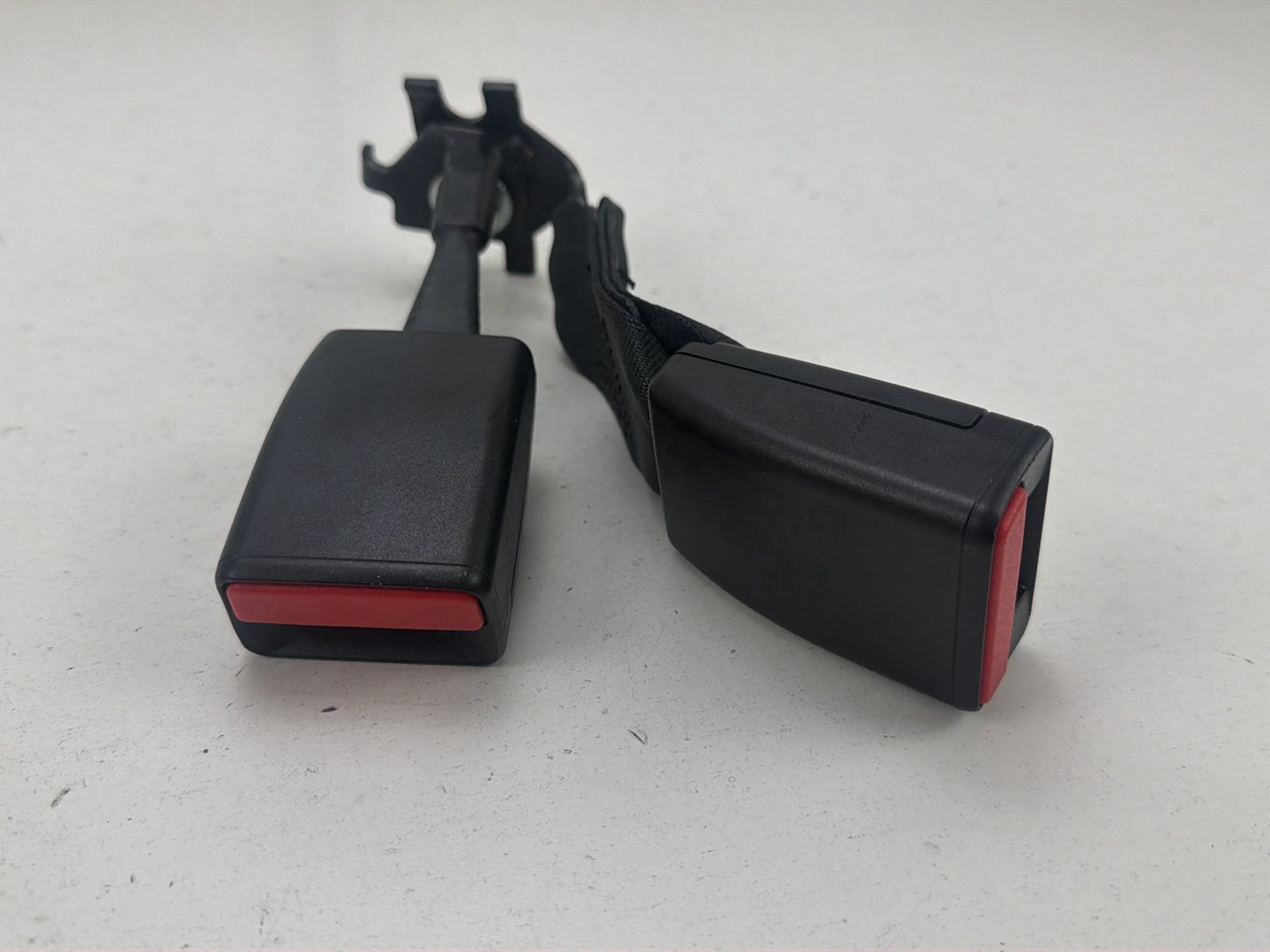 2014-2021 Maserati Ghibli Rear Right & Center Seat Belt Buckle Set of 2 OEM
