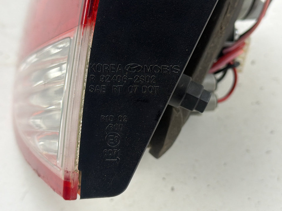 2010-2015 Hyundai Tucson Passenger Right Inner Tail Light Lamp 92406-2S02 OEM