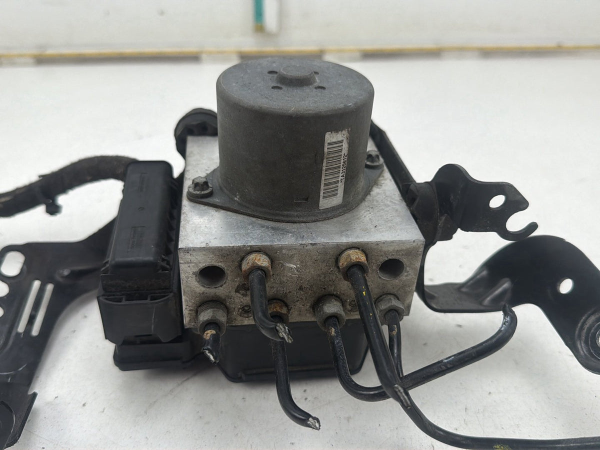 2011 - 2013 Mini Cooper S R56 1.6L - ABS Pump Brake Control Module 54085585D OEM