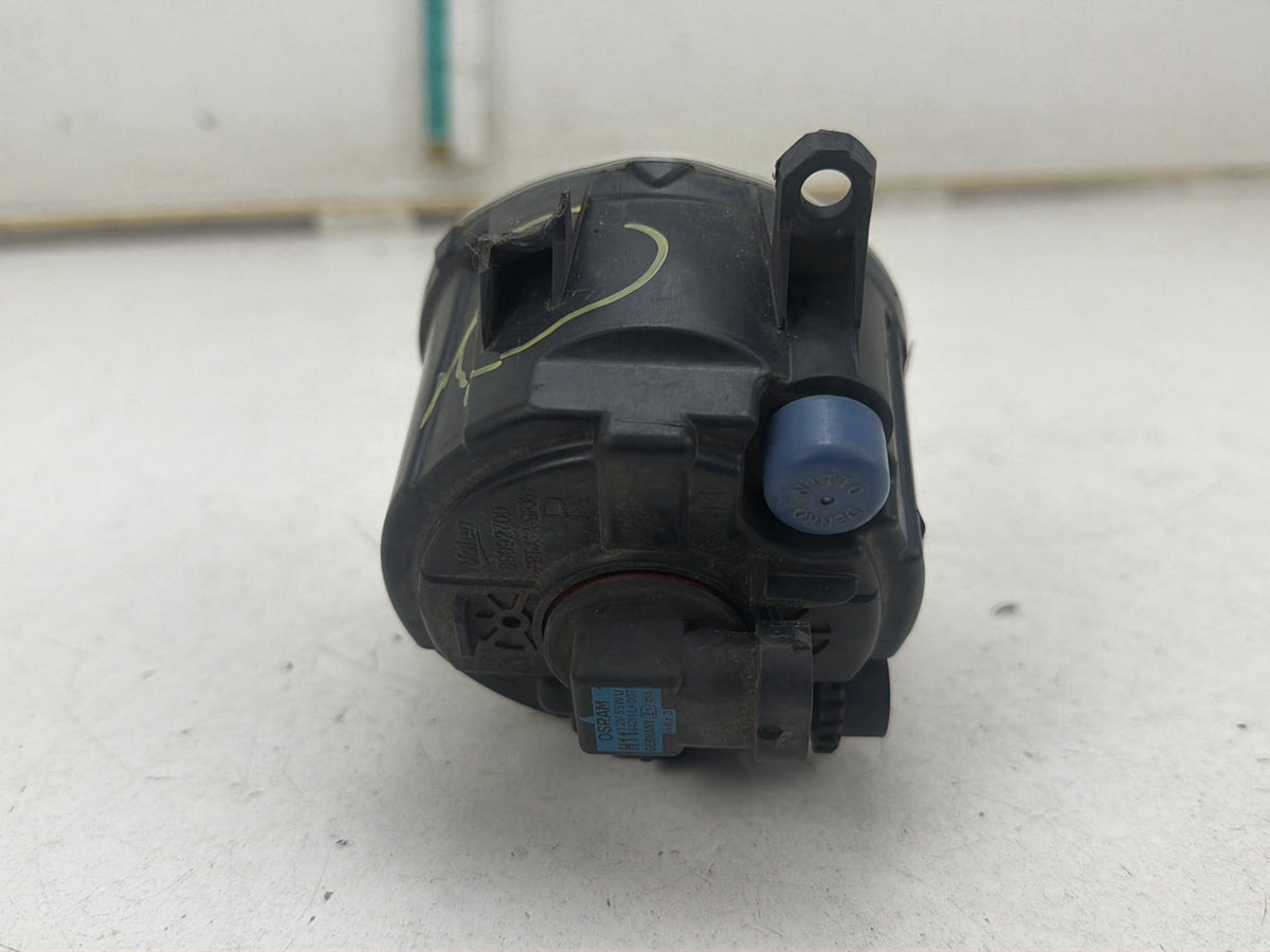 2011 - 2020 Toyota Sienna Front Right Passenger Side Fog Light 812100802000 OEM