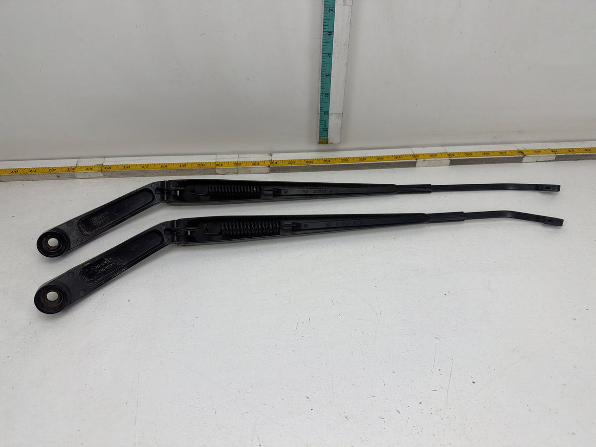 2011-2013 Infiniti QX56 Front Windshield Wiper Arm Assembly Pair OEM