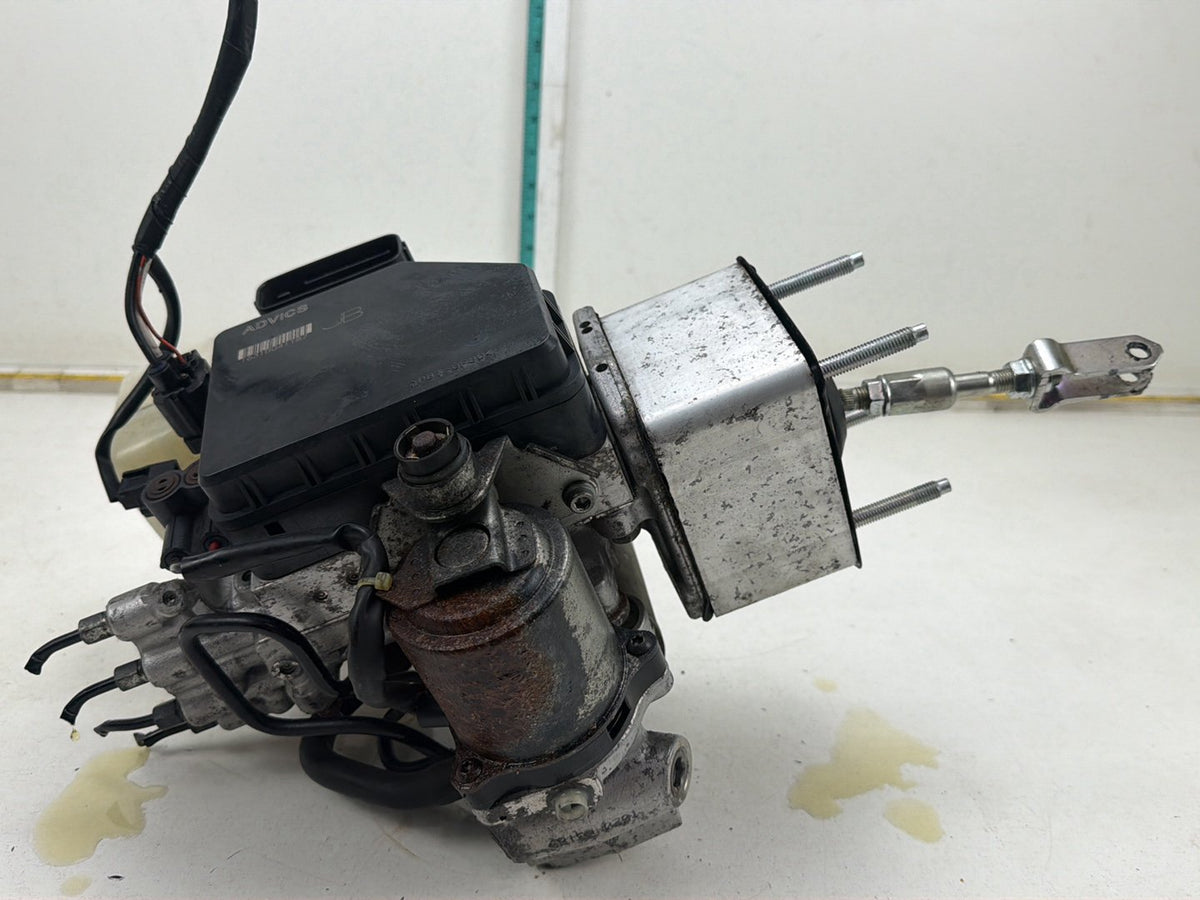 2011-2013 Infiniti QX56 Hydraulic Power Brake Booster Cylinder ABS Pump OEM