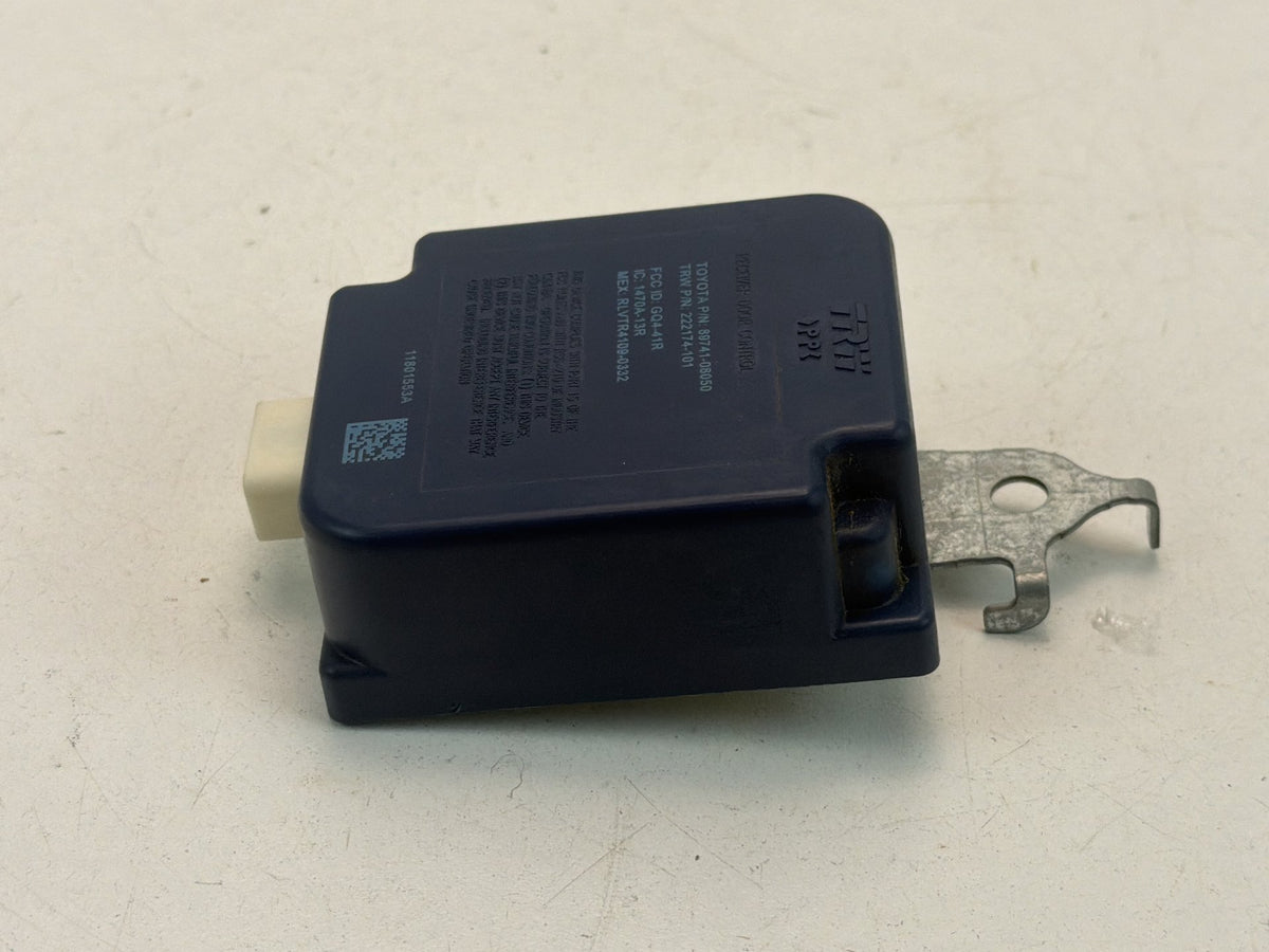 2011-2020 Toyota Sienna Wireless Keyless Entry Receiver Door Control Module OEM