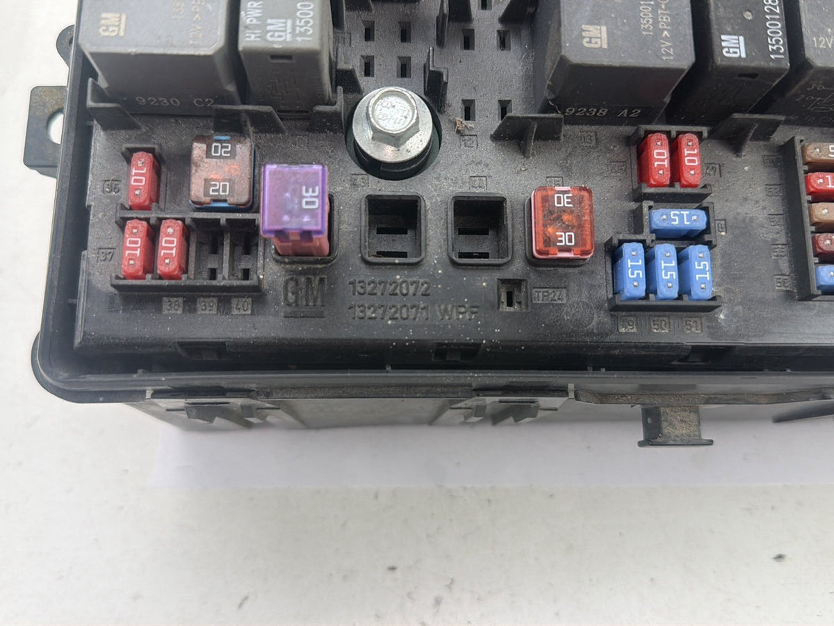 2010 Buick LaCrosse Fuse Box Relay Module 20831466 OEM