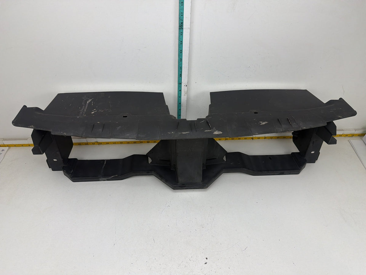 2003-2006 Lincoln Navigator U228 Radiator Upper Cover Panel Air Deflector OEM