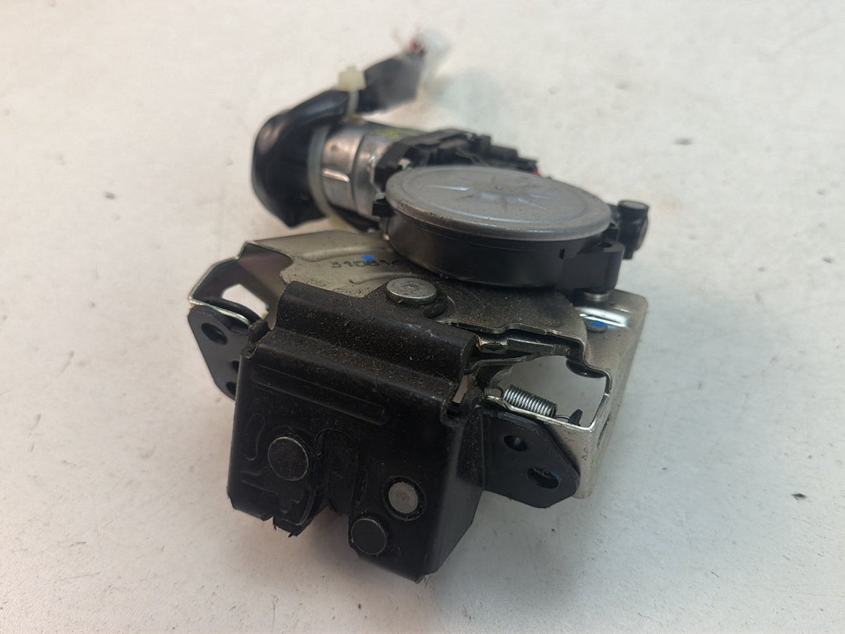 2015-2017 Toyota Sienna L30 - Lock Latch Actuator Motor AY163800-0062 OEM