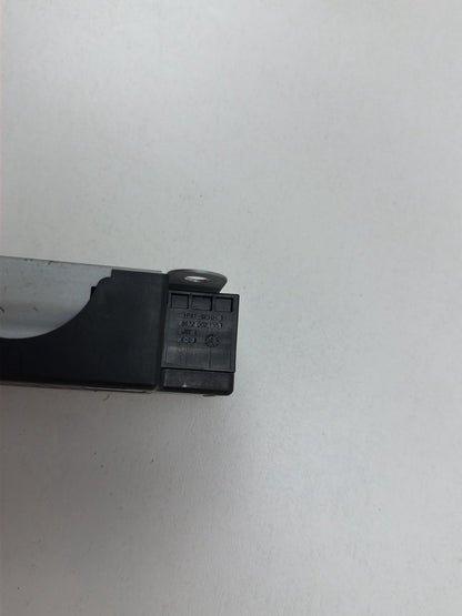 2013-2015 Volkswagen Tiguan Antenna Noise Control Suppressor Module 5N0.035.570.A OEM