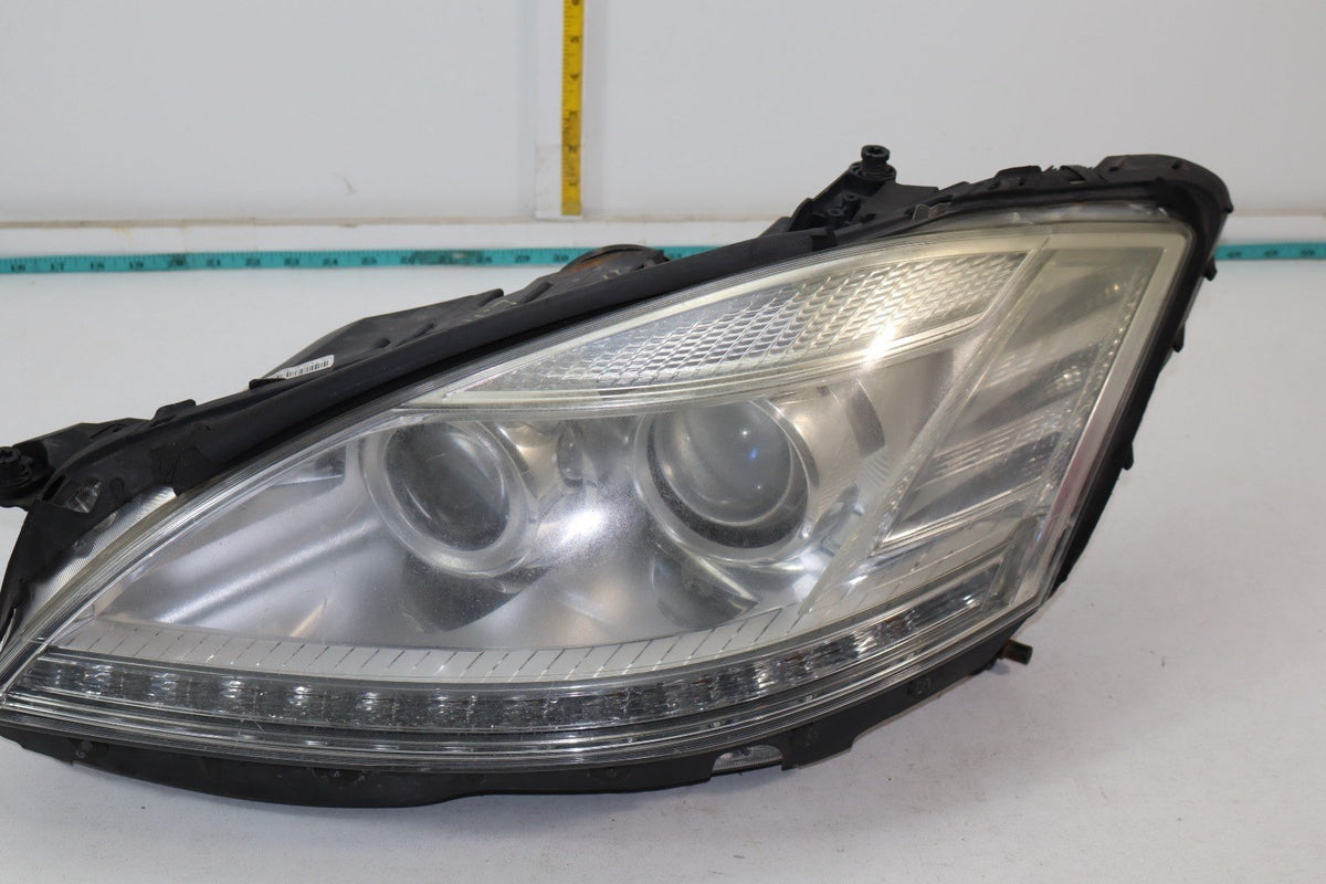 2010-2013 Mercedes-Benz Front Left Driver Side Headlight S500 A2218202539 OEM