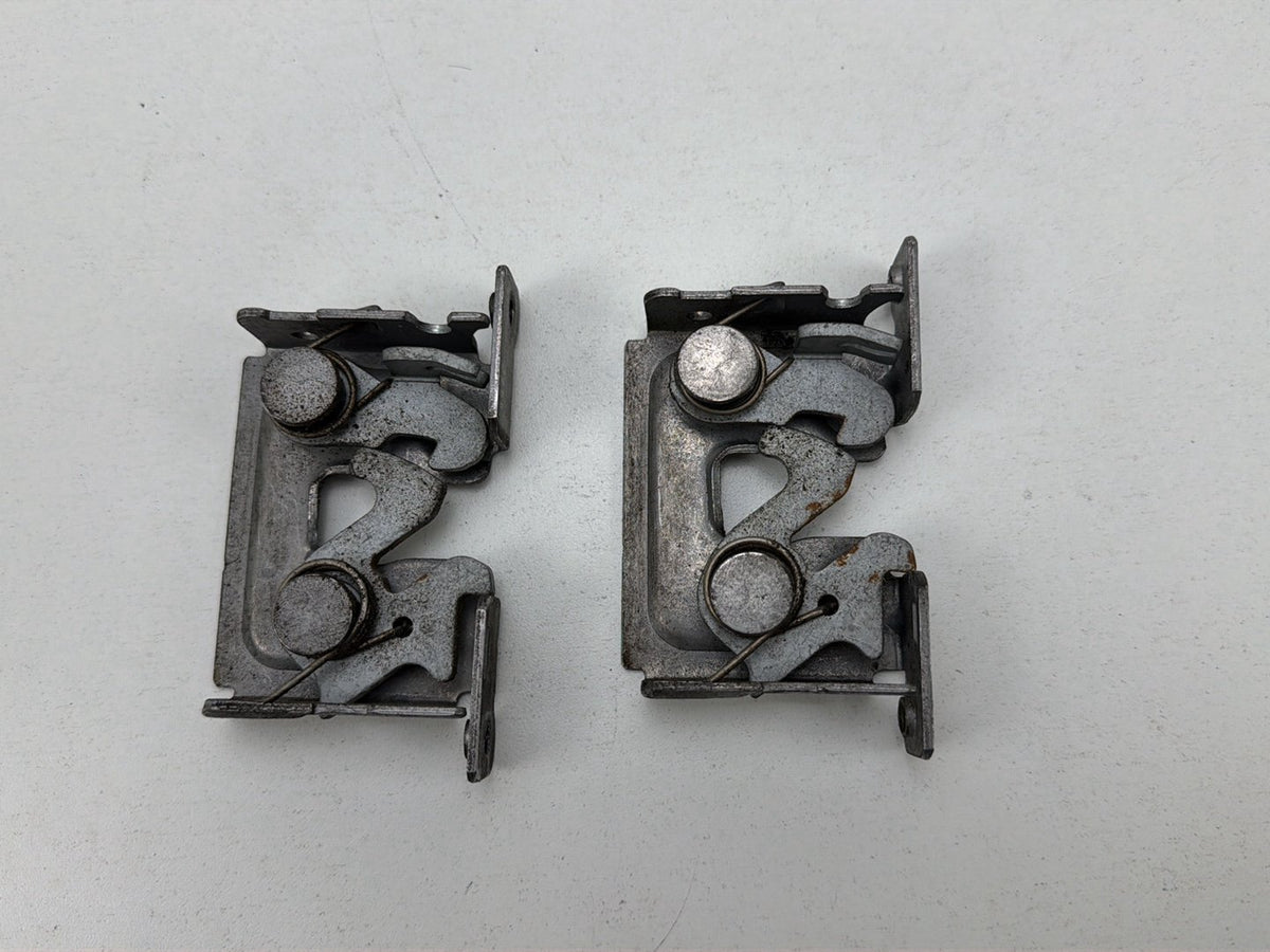 2014 BMW X1 E84 SUV Hood Latch 5123-7115 229 OEM
