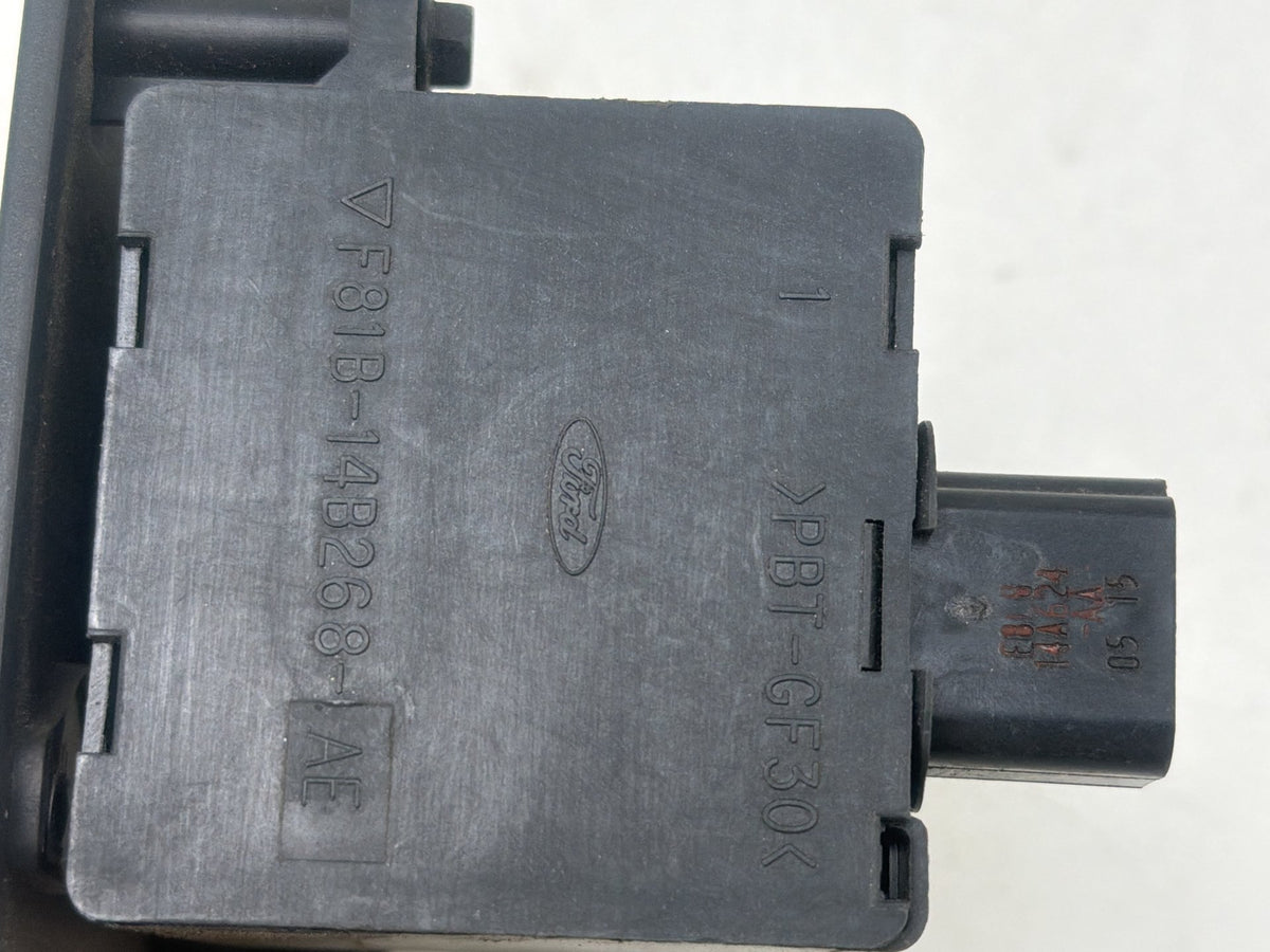 2005-2007 Ford F-250 Super Duty Power Point Outlet Switch F81B-14B268-AE OEM