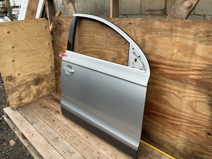 2007- 2015 Audi Q7 3.6 Premium Front Right Passenger Side Door Shell OEM.