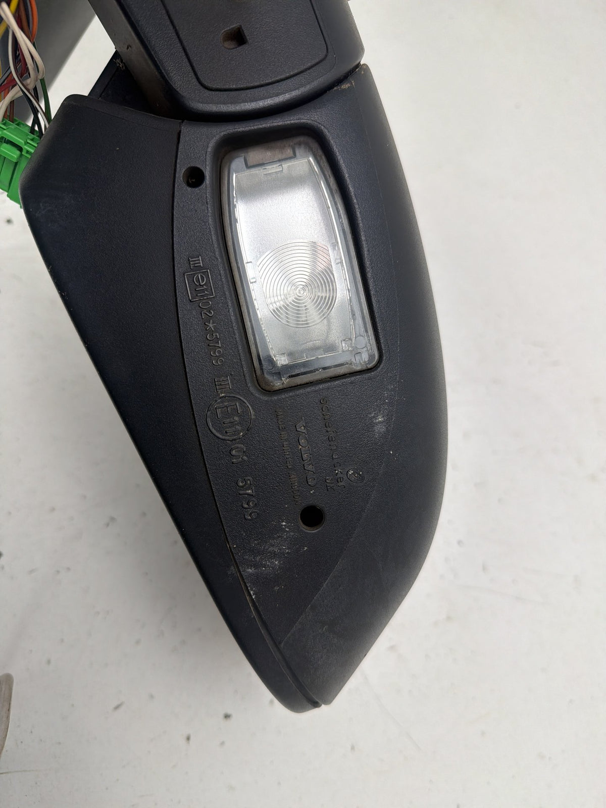 2003-2006 Volvo XC90 Front Left Driver Side View Door Mirror E11015799 OEM