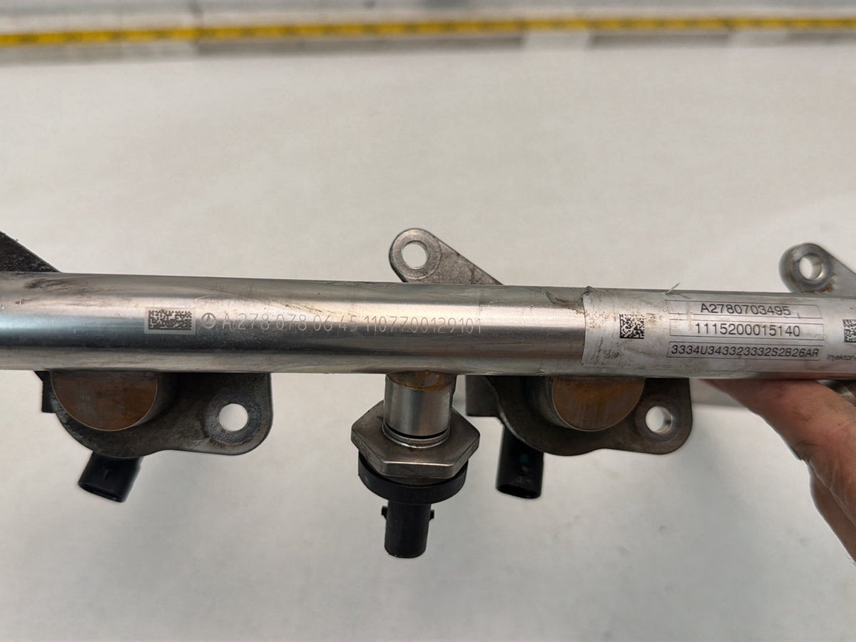 2012-2018 Mercedes-Benz S-Class W221 Right Fuel Rail Injectors A2780780645 OEM