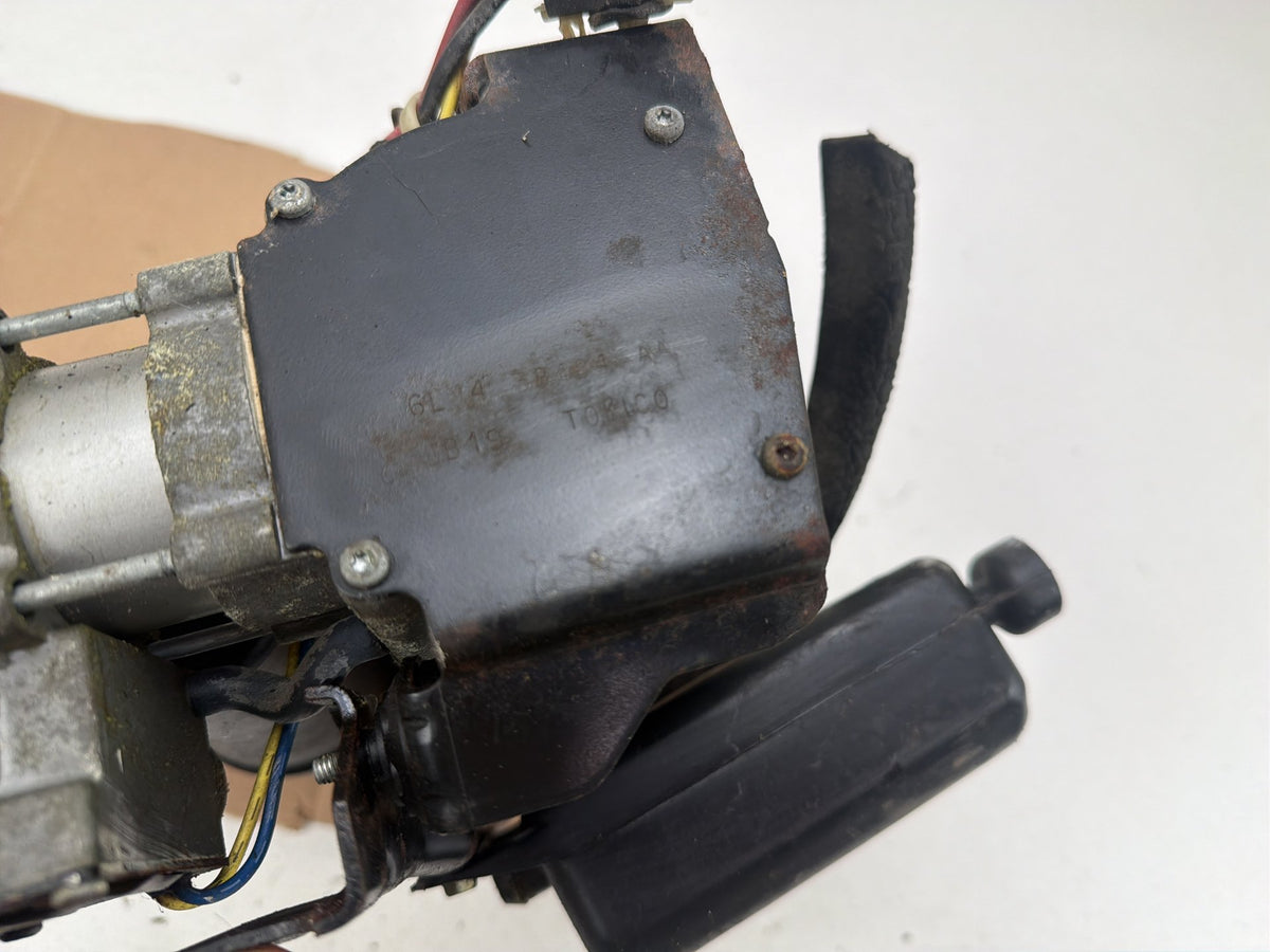 2003-2006 Lincoln Navigator U228 Air Ride Suspension Compressor Pump OEM