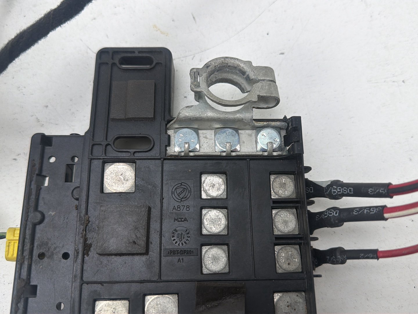 2014-2017 Maserati Ghibli Rear Battery Fuse Box Terminal Connector OEM
