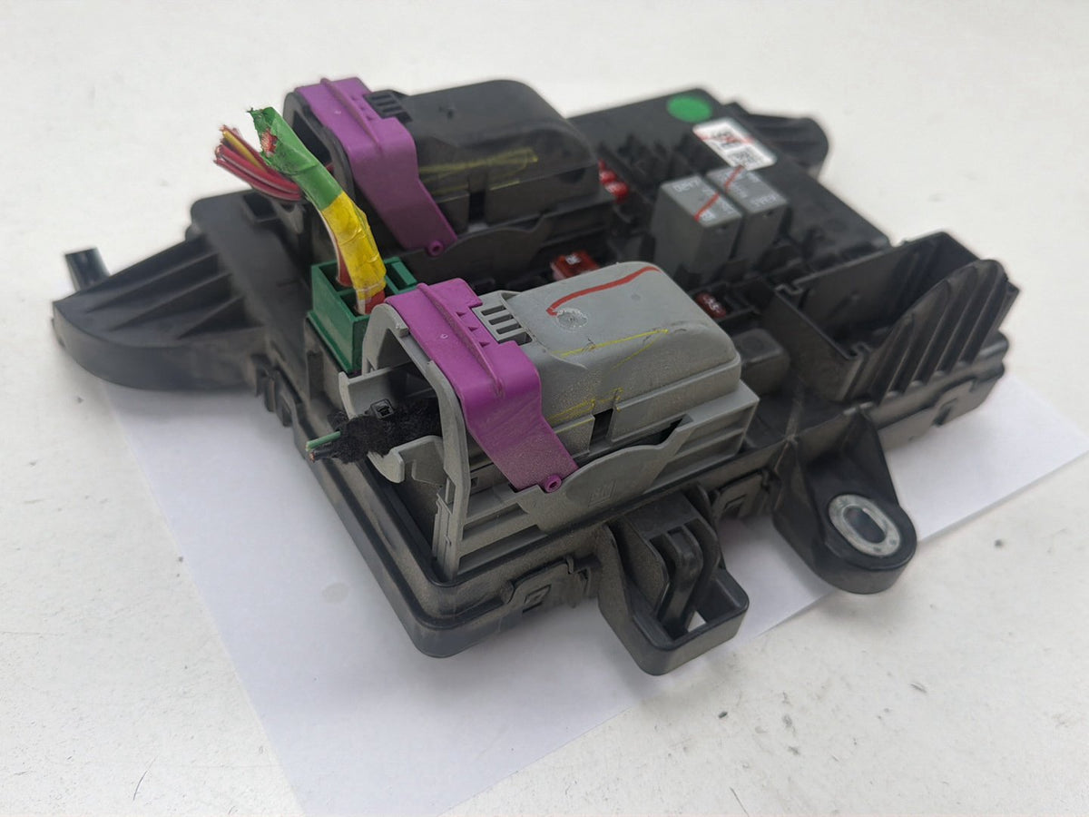 2010-2012 Buick LaCrosse Dash Body Control Module BCM Fuse Relay Box OEM