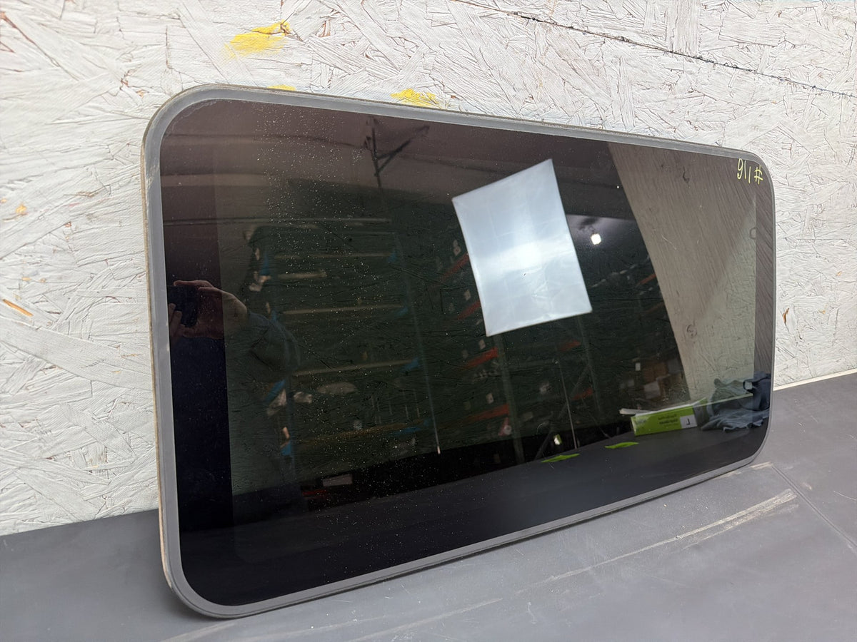 2014-2017 Maserati Ghibli Sun Roof Sunroof Window Glass 1618904 OEM