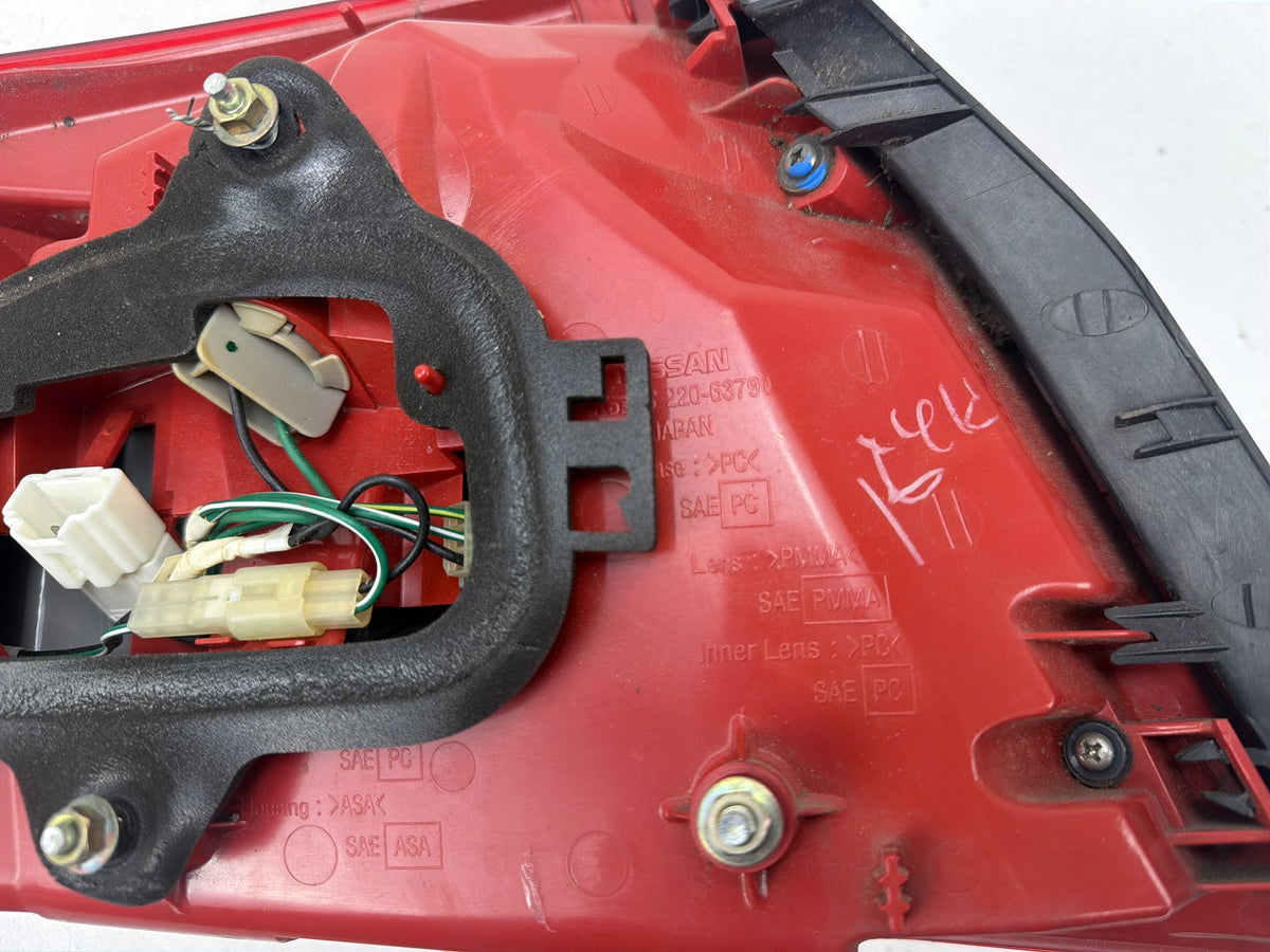 2005-2006 Infiniti G35 Passenger Right Side Tail Light 220-63790 OEM