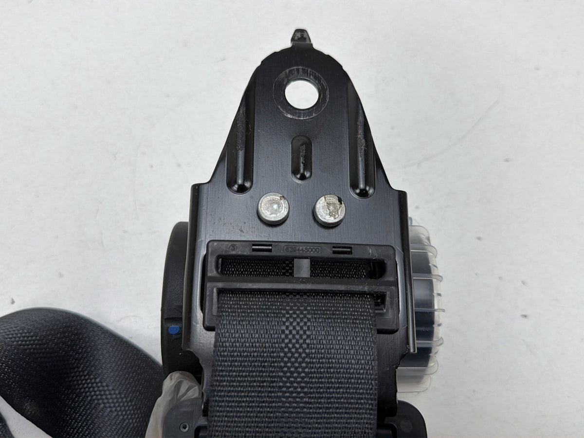 2015-2019 Nissan Sentra Rear Centre 2nd Row Seat Belt Retractor 646401563A OEM