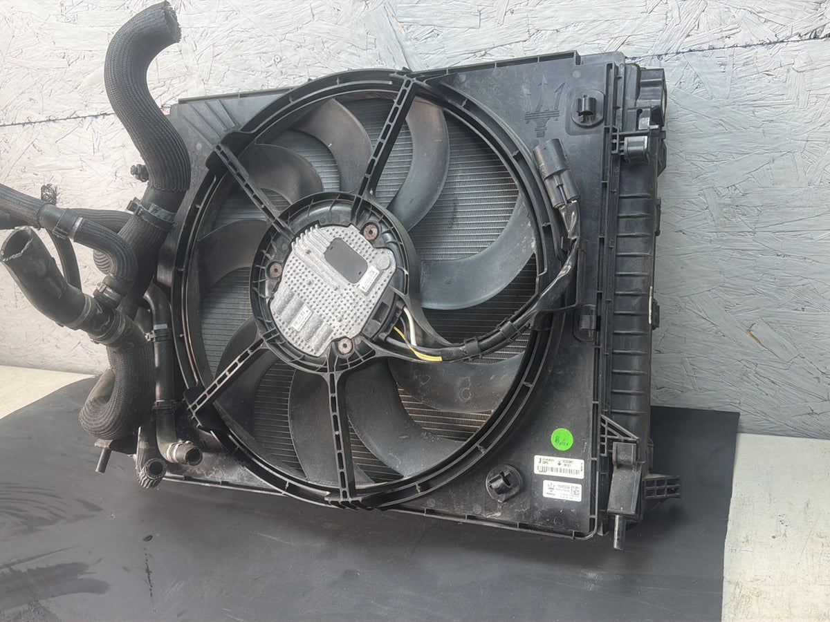 2014-2020 Maserati Ghibli Engine Radiator A/C Condenser Cooling Fan Shroud OEM