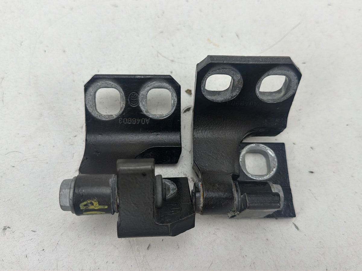 2014-2017 Maserati Ghibli III M157 Front Right Upper-Lower Door Hinge Pair OEM