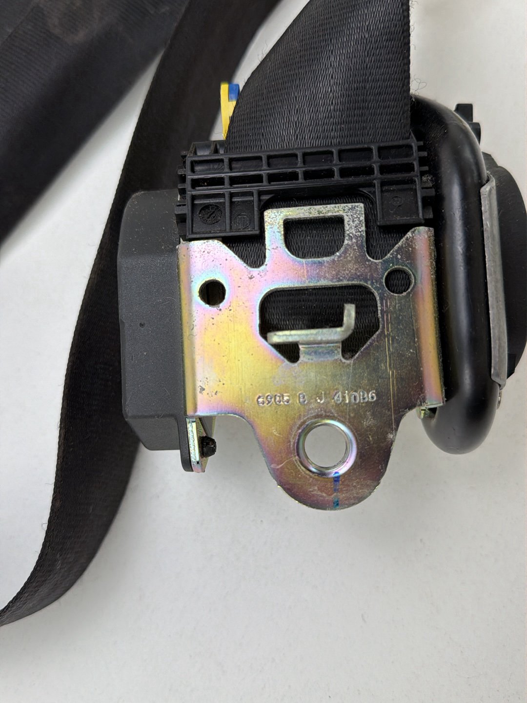 2003-2006 Porsche Cayenne Front Left Driver Seatbelt Seat Belt Retractor OEM