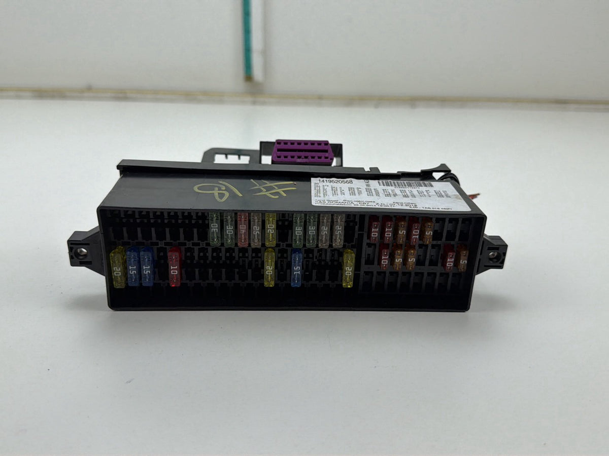 2013-2017 Volkswagen Tiguan Fuse Box TAB016482N OEM
