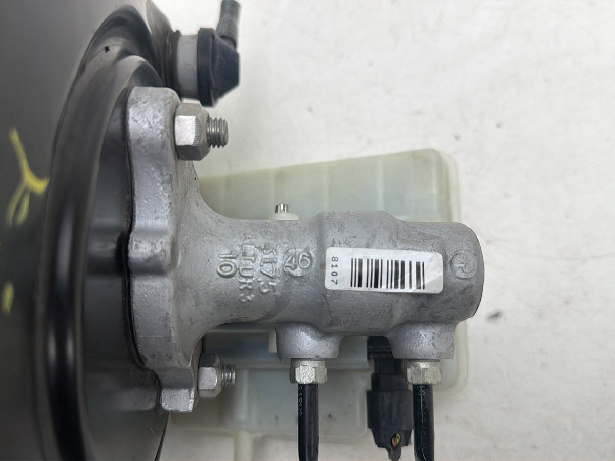 2007-2011 Mini Cooper S R56 Unit Master Cylinder Expansion Tank 34336863545 OEM