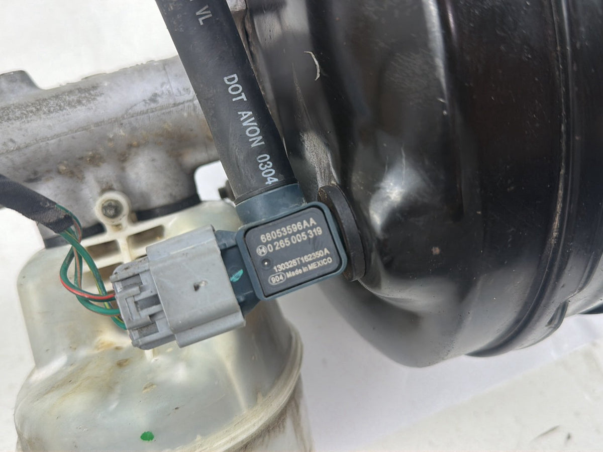 2013-2018 Ram 1500 Power Brake Booster Master Cylinder Fluid Reservoir OEM