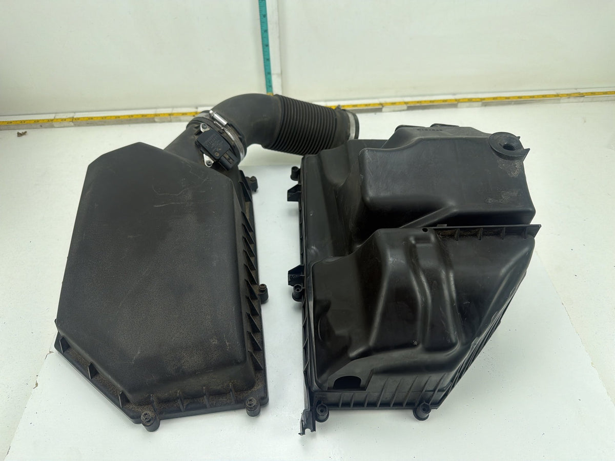 2014-2018 Volvo S60 Engine Air Filter Cleaner Box Intake Housing 31342521 OEM