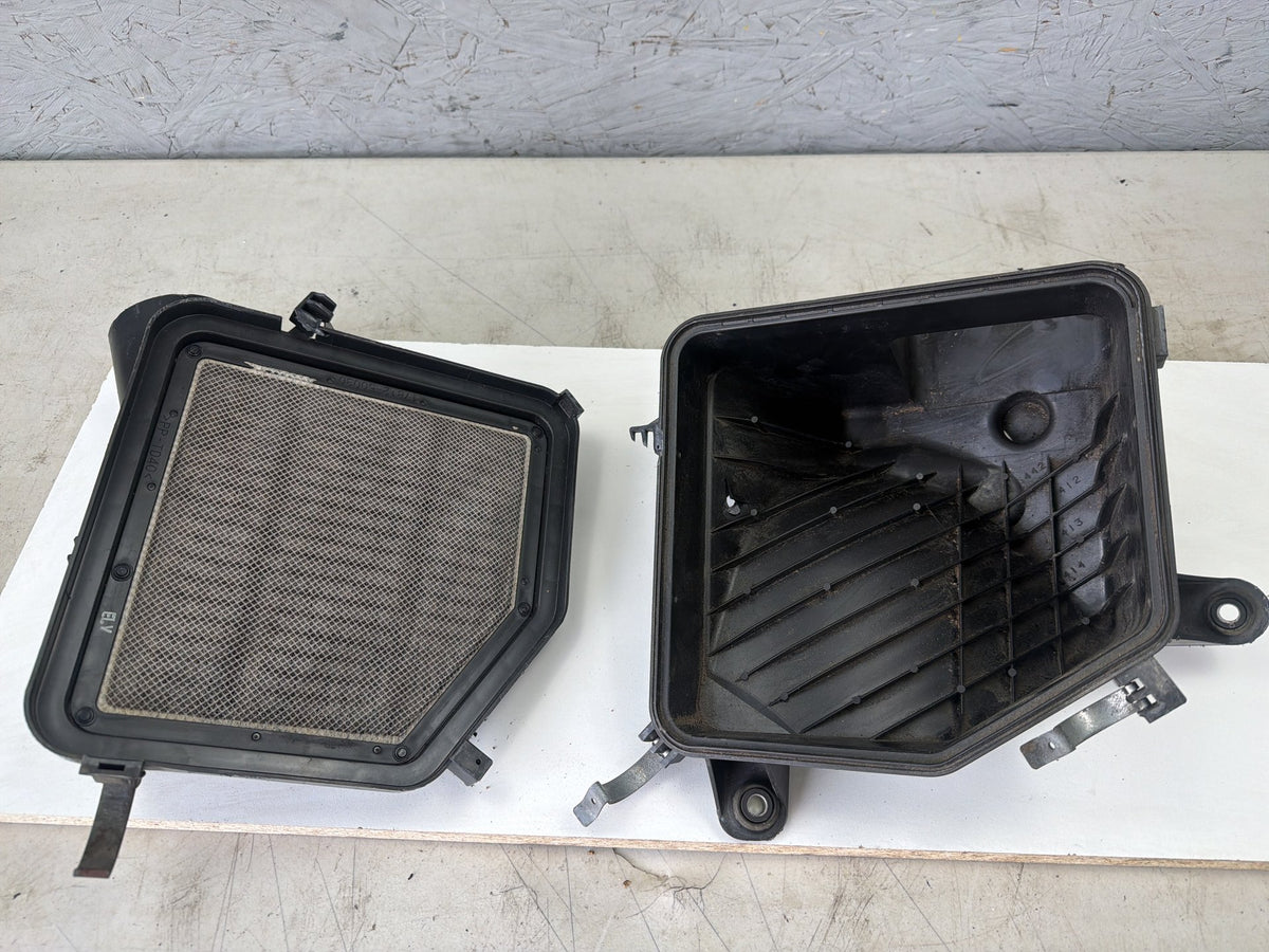 2006-2013 Lexus IS250 Engine Intake Air Filter Cleaner Box Housing Assembly OEM